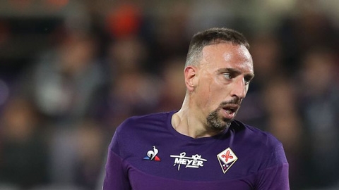 Ribery bị cấm thi đấu 3 trận vì đẩy trợ lý trọng tài