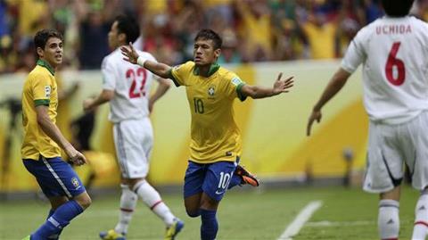 Neymar thích “yểm bùa” trước khi thi đấu