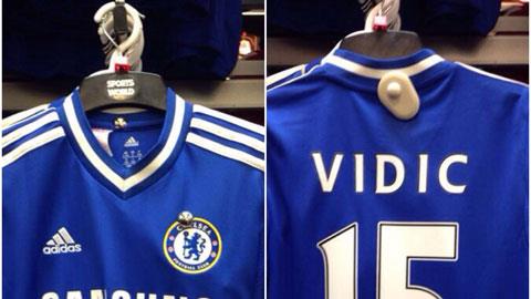 Phát hiện Chelsea in áo đấu có tên Vidic!