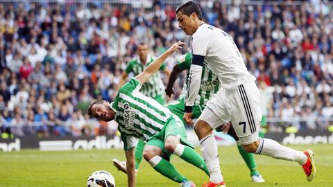 02h00 ngày 19/8, Real Madrid vs Real Betis: Bao nhiêu bàn đây, Real?