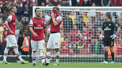 Alan Hansen: Arsenal mua tiền đạo làm gì khi vấn đề là ở hàng thủ?