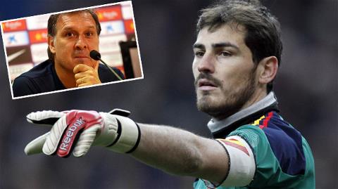 Khen Casillas bắt hay, HLV Barca đang "ủ mưu"?