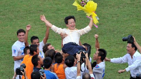 Đối thoại với ông bầu Đỗ Quang Hiển (Hà Nội T&T):“Nồng độ bóng đá trong máu của tôi rất cao”
