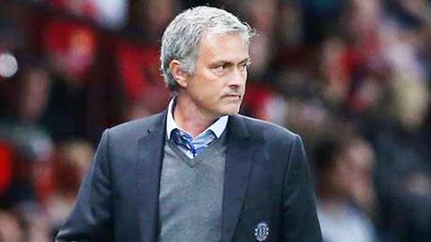 Chelsea: Mourinho thử nghiệm 4-6-0 bất thành
