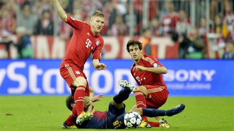 Góc chuyên môn: Bayern thiếu người để phòng ngự