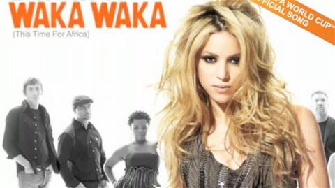 Shakira phổng mũi nhờ “Waka Waka”
