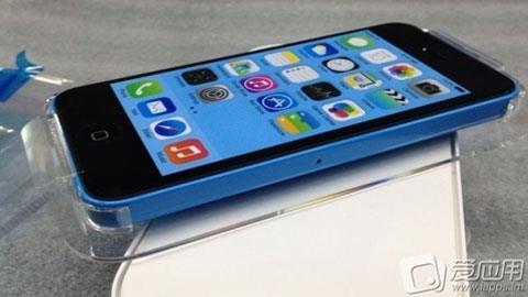iPhone 5C dùng vỏ đựng nhựa trong suốt giống iPod Touch