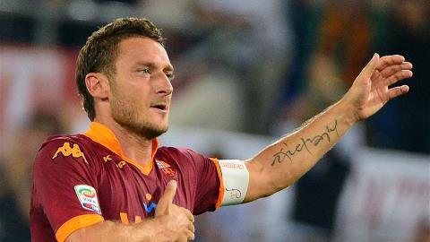 Sau 20 năm chơi ở đội 1, Totti lại sắp gia hạn hợp đồng với AS Roma