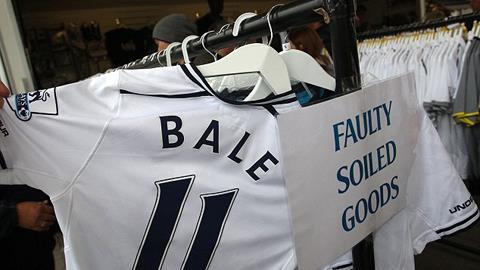 Tottenham bán áo Bale ở khu vực hàng lỗi