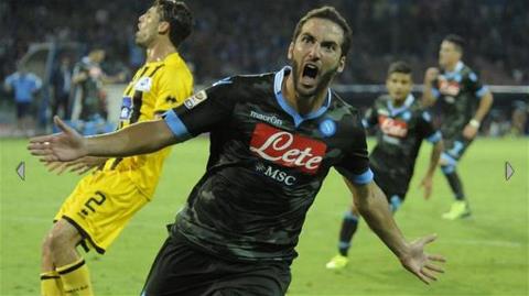 Vòng 3 Serie A: Napoli lên ngôi đầu, Milan hòa thất vọng