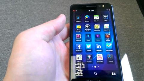 Rò rỉ hình ảnh BlackBerry Z30 so dáng với Xperia Z1