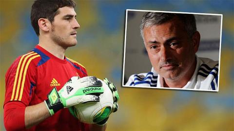 Mourinho bất ngờ ủng hộ... Casillas bắt chính