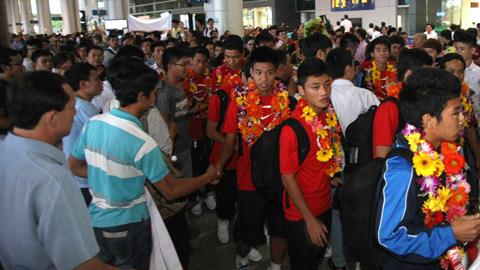 Đội tuyển U19 Việt Nam được chào đón như những người hùng