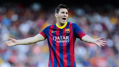 Messi "bắt chước" Ronaldo đánh gót nhưng bất thành