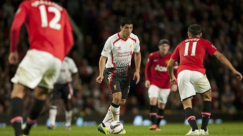 "Mổ xẻ" màn tái xuất của Suarez ở Old Trafford