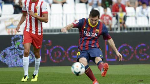 Pha làm bàn tuyệt đẹp của Messi trong "kỷ lục trăm năm" của Barca