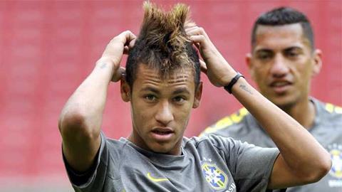 Neymar khoe tóc mới trong buổi tập của Barca