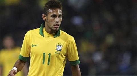 Neymar chấn thương khi tập cùng ĐT Brazil