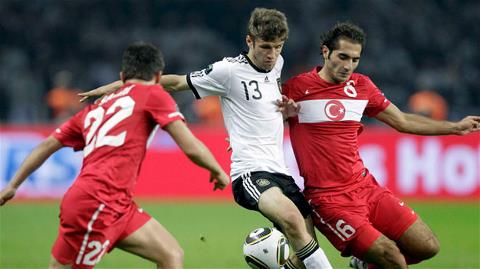ĐT Đức: Joachim Loew không nên bắt chước Bayern