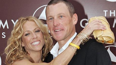 Armstrong dùng doping trước mặt hôn thê