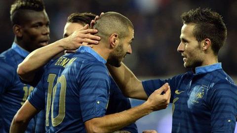 Pháp 6-0 Australia: Benzema giải cơn hạn bàn thắng