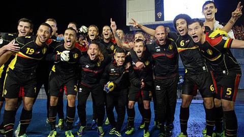 Dàn sao Bỉ ăn mừng chiến thắng ở hộp đêm Havana