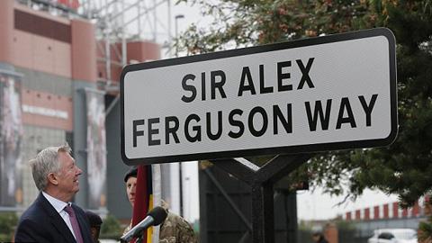 Con đường mang tên Sir Alex được hoàn thành tại Manchester