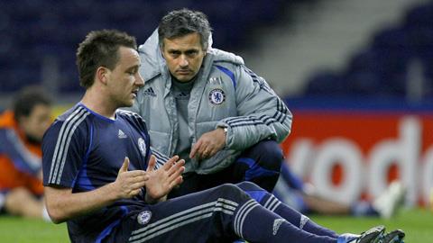 Mourinho: “Terry đang trở lại là một cầu thủ lớn"