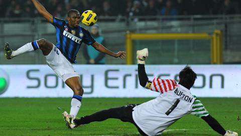 Không riêng ở Chelsea, Eto’o từng tính "chơi bẩn" khi còn ở Inter