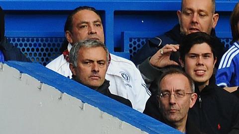 Mourinho hồi hộp chờ án phạt từ FA