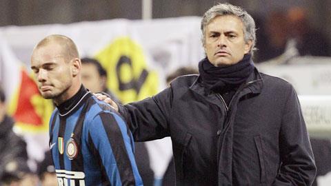 Mancini không bán Sneijder vì ghét Mourinho