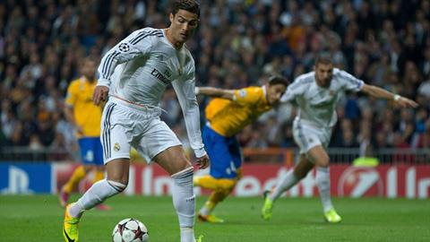 Real Madrid 2-1 Juventus: Ronaldo tỏa sáng, Real đặt một chân vào vòng knock-out