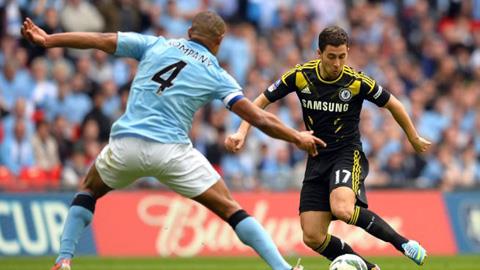 Hazard lo ngại Kompany trở lại sẽ làm khó Chelsea