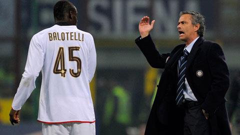Balotelli ví Mourinho như... ông nội