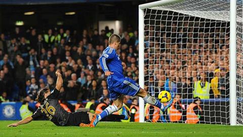 Chelsea 2-1 M.C: Torres sắm vai người hùng