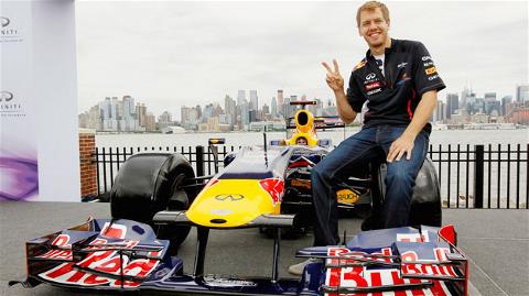 Vettel đi xe cà tàng và yêu “găm hàng”
