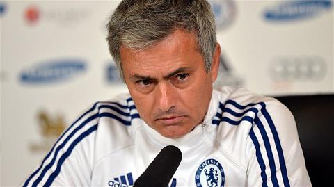 Mourinho thừa nhận sự lựa chọn ở Chelsea là không công bằng