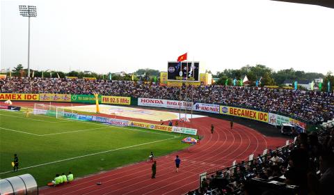 Trước trận chung kết BTV Cup 2013, sân Bình Dương kín từ lúc 16h00