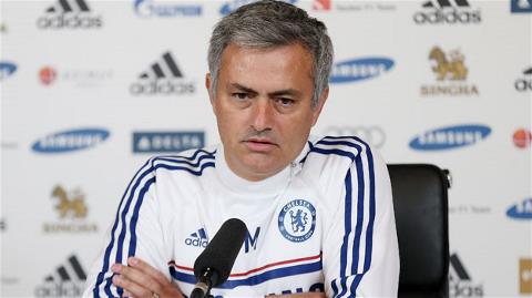 HLV Jose Mourinho: “Nên bỏ Quả bóng Vàng”