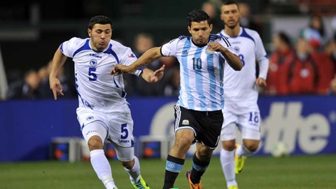 Argentina 2-0 Bosnia: Cú đúp của Aguero