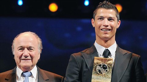 Cuộc đua QBV FIFA 2013: Blatter nhân nhượng Ronaldo là phi lý!