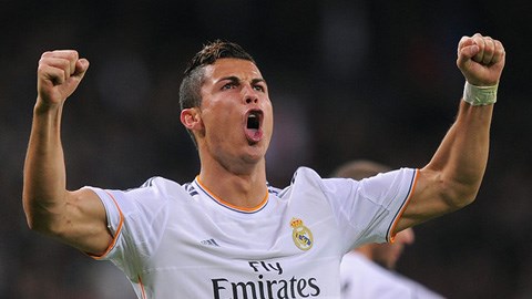 Ronaldo muốn treo giày trong màu áo Real