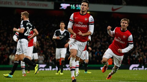 Giggs thừa nhận Arsenal xứng đáng dẫn đầu Premier League