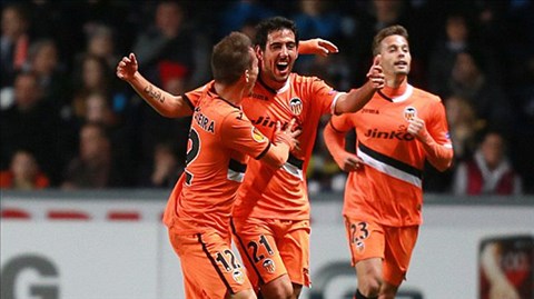 Europa League: Thêm Lazio, Valencia, Frankfurt giành vé đi tiếp