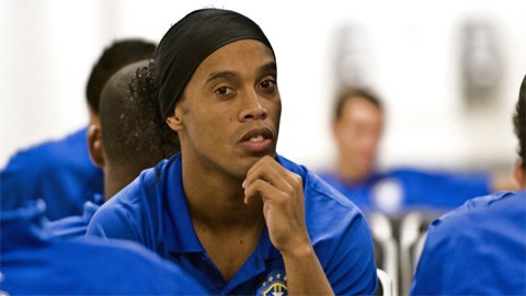 Ronaldinho đặt mục tiêu dự World Cup 2014