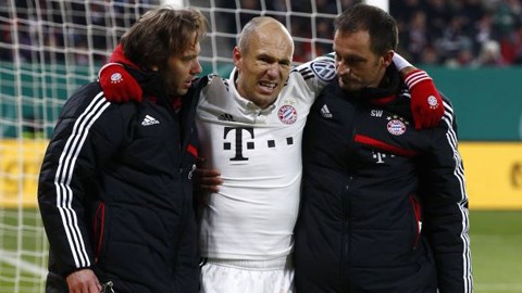 Robben dính chấn thương nặng