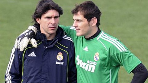 Cựu trợ lý HLV Mourinho giải thích lý do Casillas bị "trảm"