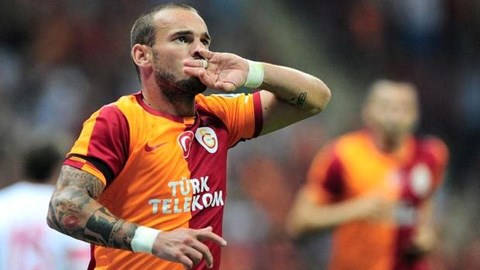Sneijder giảm lương để tới M.U?