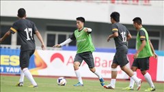 U23 Việt Nam thi đấu trên mặt sân "xịn"