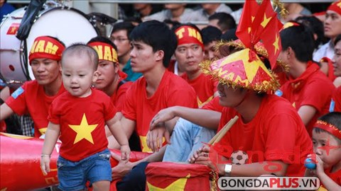 “Tiểu siêu quậy” cổ vũ cho U23 Việt Nam